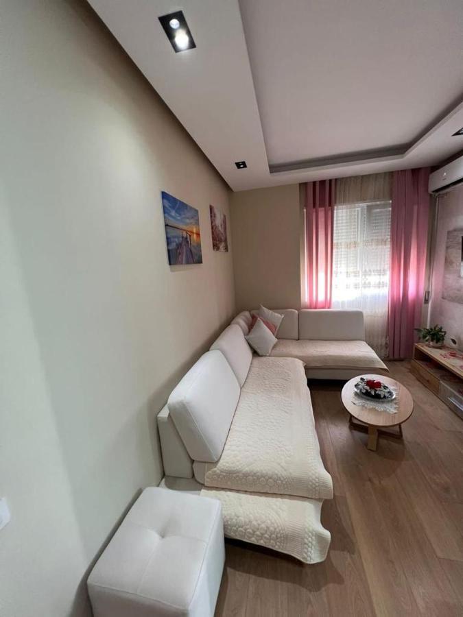 Soleil Apartment With Sunbed & Umbrella Vlorë Buitenkant foto