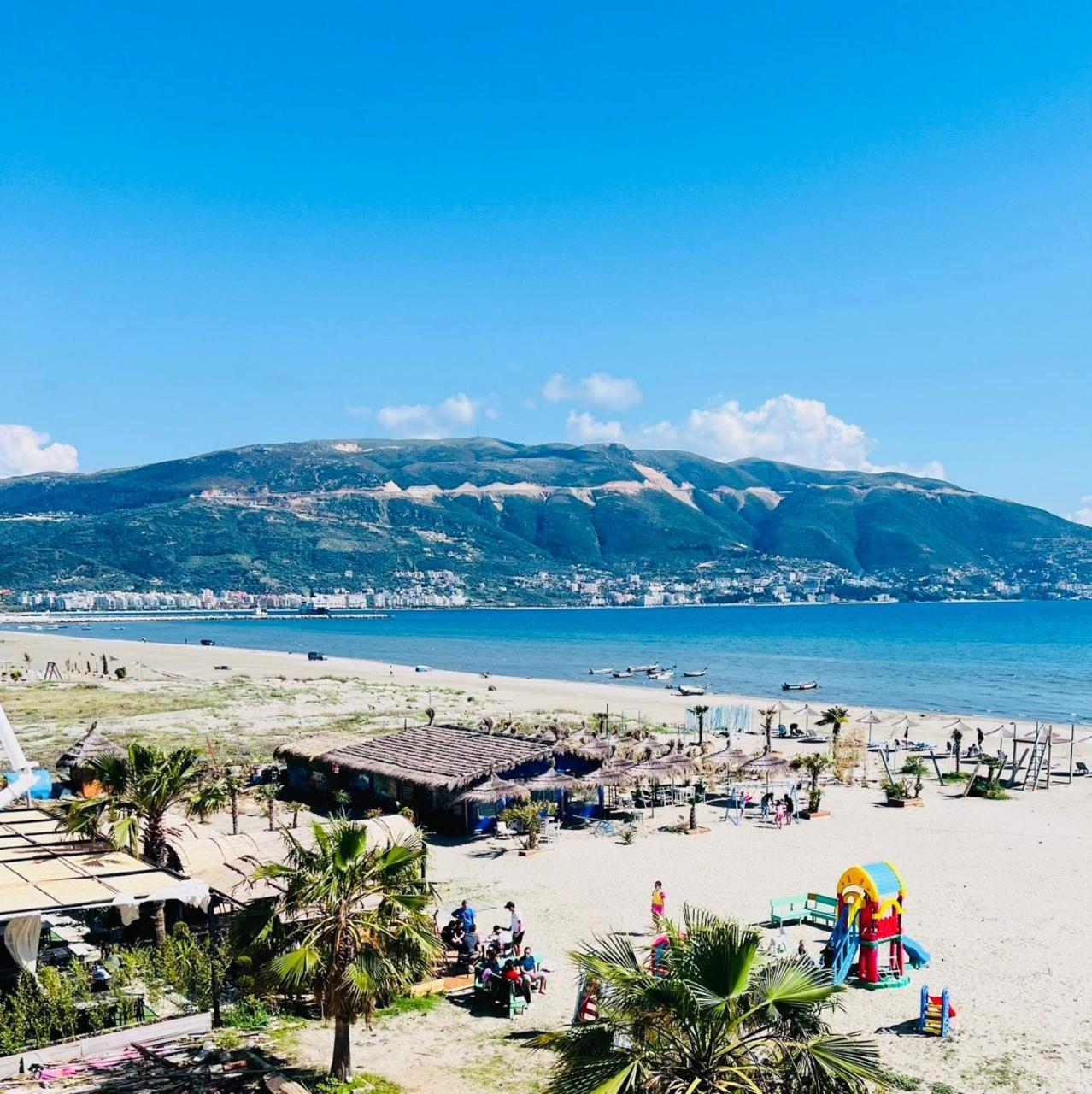 Soleil Apartment With Sunbed & Umbrella Vlorë Buitenkant foto