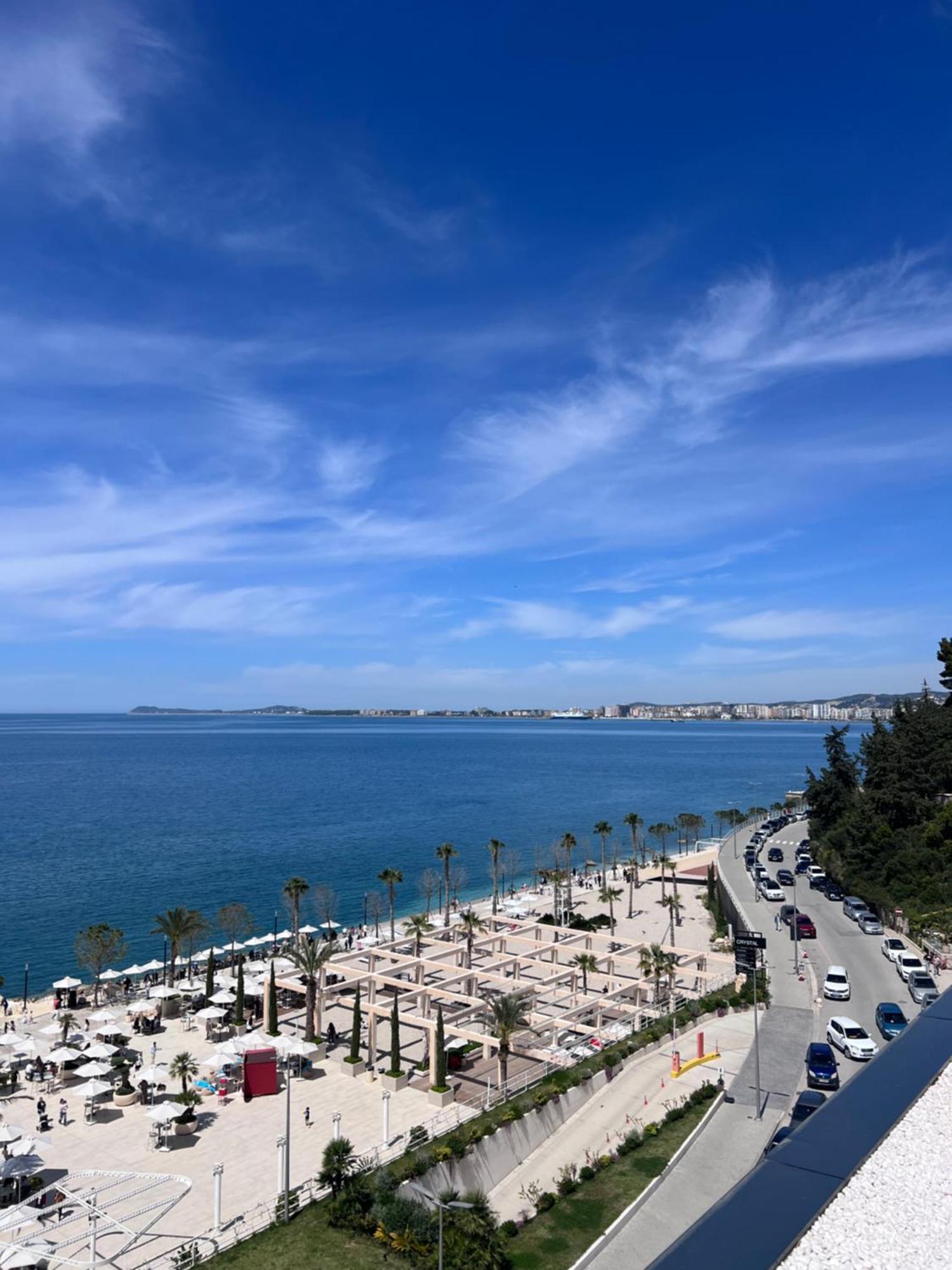 Soleil Apartment With Sunbed & Umbrella Vlorë Buitenkant foto